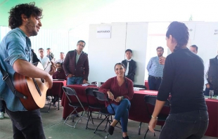 Entrega #Metepec estímulo a jóvenes que consolidarán preparación artística