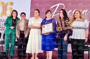 La Presea al Mérito Ixtlahuaquense distinguió a personas por su aportación al municipio