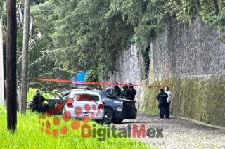 La zona, ubicada junto a una escuela particular sobre la avenida Constituyentes, fue acordonada por elementos policiales.