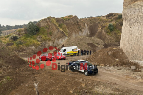 La zona tuvo que ser resguardada por elementos de la Policía Municipal en espera de la llegada del personal forense para realizar las diligencias correspondientes.