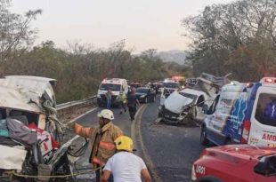 El conductor de la camioneta huyó y en el lugar quedó una persona muerta.