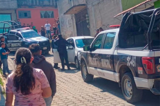 Paramédicos acudieron al sitio, pero confirmaron que la víctima ya no contaba con signos vitales; la Fiscalía mexiquense inició una investigación.