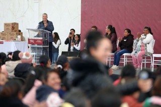 GEM entrega más de mil tarjetas del programa Mujeres con Bienestar en la zona norte