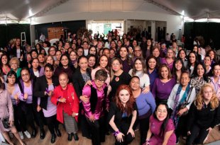 Cristina Ruiz Sandoval, presidenta del PRI en el Estado de México, encabezó el foro para fortalecer la propuesta legislativa contra el feminicidio.
