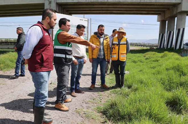 Jesús George Zamora, Consejero Jurídico y Comisionado de la Región 16, realizó una inspección técnica en el cauce del Río Lerma.