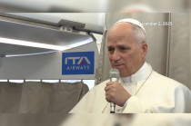 El Pontífice insta a EU a optar por diálogo y sanciones económicas en lugar de acción militar.