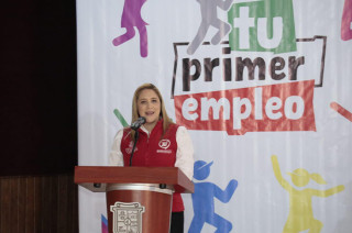 La alcaldesa destacó la disposición de los empleadores para dar la primera oportunidad de trabajo a las personas jóvenes.