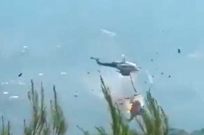 Video: Chocan dos helicópteros mientras combatían incendio en Grecia; hay dos muertos y dos heridos
