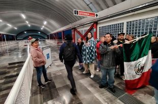 Habitantes de la colonia 10 de Junio bloquearon la estación Teyahualco.