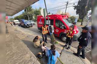 Personal de Protección Civil atendió al padre de familia y a los demás involucrados quienes resultaron ilesos.