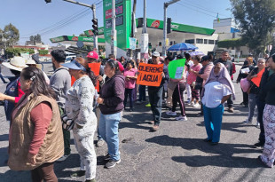 Vecinos de Chimalhuacán bloquearon calles para exigir el restablecimiento del suministro de agua.