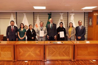 El acuerdo beneficiará a más de 10 mil derechohabientes de la universidad.