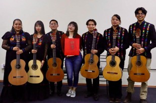 Un grupo de músicos mexiquenses egresados del Conservatorio de Música del Estado de México decidió iniciar el proyecto musical de la Orquesta Mexicana de Guitarras.
