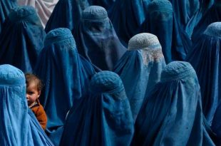 La resistencia continúa mediante activismo, arte y escuelas clandestinas para niñas
