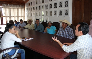 Acuerda alcalde de Tejupilco atención a problemas de las comunidades