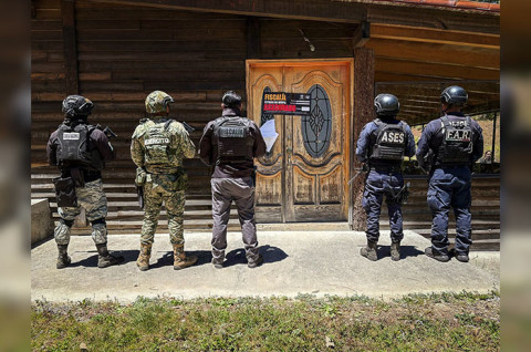 Autoridades estatales y federales ejecutaron cateos como parte de la Operación Bastión, que derivó en el aseguramiento de 21 inmuebles en el sur del Estado de México.