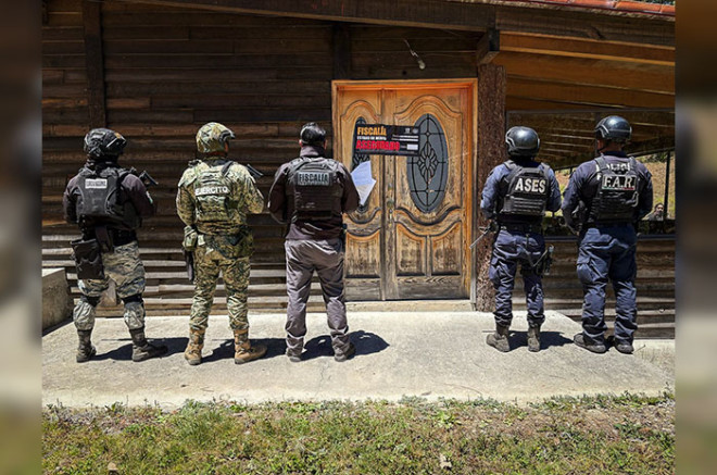 Autoridades estatales y federales ejecutaron cateos como parte de la Operación Bastión, que derivó en el aseguramiento de 21 inmuebles en el sur del Estado de México.