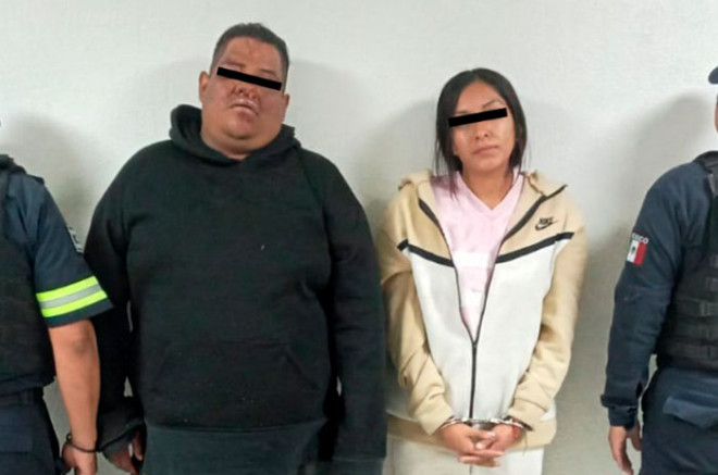 Vecinos los retuvieron hasta la llegada de los policías, quienes aseguraron además una motocicleta Italika, dos mochilas y teléfonos celulares.