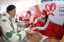 Cristina Ruíz Sandoval durante el arranque de comedores comunitarios en Naucalpan