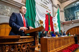 El diputado Alejandro Castro, explicó que tanto la Constitución mexicana como la estatal establecen la responsabilidad patrimonial del Estado y obligan a los entes públicos a reparar los daños que se deriven de su actividad administrativa irregular.