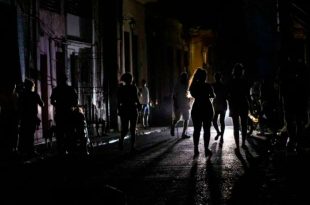 Un nuevo colapso del Sistema Eléctrico Nacional dejó sin electricidad a prácticamente toda Cuba, en medio de una crisis energética que se profundiza.