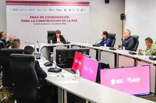 Los integrantes de la Mesa de Coordinación para la Construcción de la Paz se instalan en sesión permanente, suman esfuerzos autoridades federales, estatales y municipales para preservar el orden.