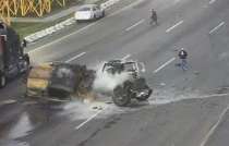 El accidente se registró a la altura de la desviación a Amomolulco en las plazas Outlet con dirección a Toluca