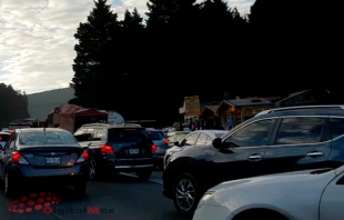 Caos en la Toluca-México por protesta de transportistas