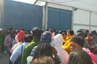 Tras la suspensión de CBP One, cientos de haitianos, venezolanos y cubanos buscan regularizar su estancia en México mientras intentan emprender y encontrar empleo.