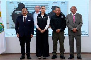 La Fiscalía de Puebla informó que el detenido habría atacado vehículos en la Vía Atlixcáyotl y presuntamente disparó contra agentes durante el operativo para capturarlo.