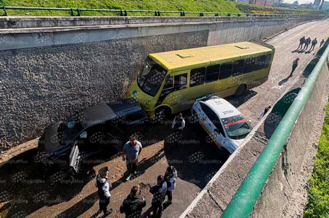 Residuos de mango provocan carambola en avenida Las Torres en Toluca