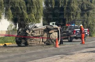 Un tráiler quedó involucrado en el aparatoso accidente registrado sobre la carretera federal Toluca-Tenango.