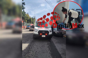 Efraín de 51 años falleció tras atragantarse mientras comía tacos en un negocio de la colonia El Seminario; paramédicos confirmaron su deceso al llegar al lugar.