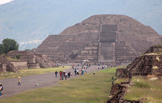 #Video: Reabren la zona arqueológica de #Teotihuacán; llegan los primeros 400 visitantes