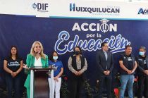 Además, se han entregado más de 30 mil becas en todo el municipio.