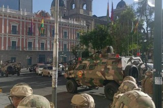 El expresidente Evo Morales denunció el ataque en &quot;X&quot;, informando que un grupo de francotiradores había tomado la Plaza Murillo en La Paz.