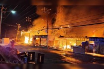El gobierno municipal de Ecatepec informó que estará al pendiente de las familias afectadas por el incendio, y quienes perdieron sus pertenencias y mercancía.