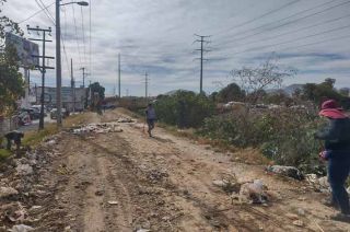 Se reanudaron las labores de limpieza en el margen del canal de aguas negras Río de La Compañía.