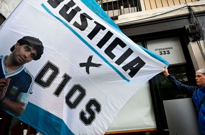 El proceso judicial arranca tras la anulación del primer juicio en 2025 y busca esclarecer responsabilidades en la atención médica del exfutbolista.