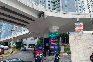 El puente permanecerá cerrado para salvaguardar la integridad de quienes transitan por esta vialidad.