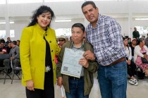 Evento de entrega de actas de nacimiento para adultos mayores