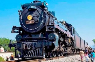 #Video: Así fue el paso de la antigua locomotora “La Emperatriz” por el #Edoméx
