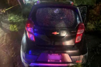 Testigos refieren que los agresores viajaban a bordo de una motocicleta desde la cual abrieron fuego contra el oficial