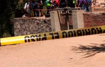 Río #Cuautitlán arrastra el cadáver de un hombre