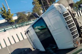 La policía reportó daños materiales y congestión vehicular desde Ciudad Universitaria.