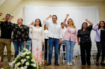 El senador destacó el papel de las mujeres de La Cantera en el desarrollo del municipio y reiteró el compromiso de continuar con gobiernos bien evaluados.