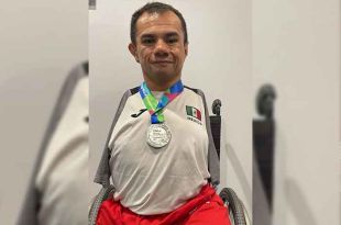 Christopher Gregorio Tronco Sánchez se adjudicó la plata con un registro de 1:12.48 en el Centro Acuático de Mánchester.