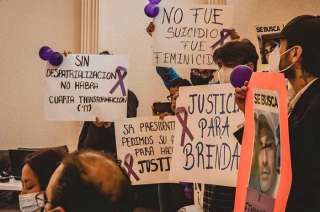 La mujer pudo haber sido asesinada por su pareja sentimental, otro policía