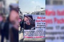 Con pancartas y consignas, los manifestantes exigen a las autoridades acelerar las investigaciones y no dejar el caso en la impunidad.