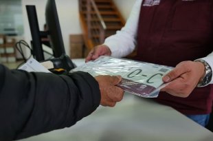 Propietarios de vehículos con placas de 2021 y años anteriores tienen hasta el 31 de agosto para renovarlas y acceder a beneficios fiscales.